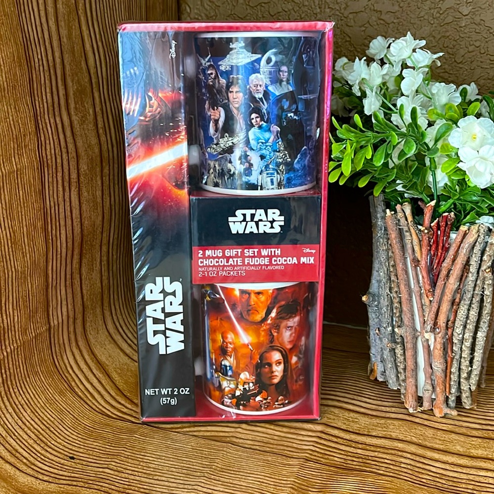 Star Wars 2 mugs brand new